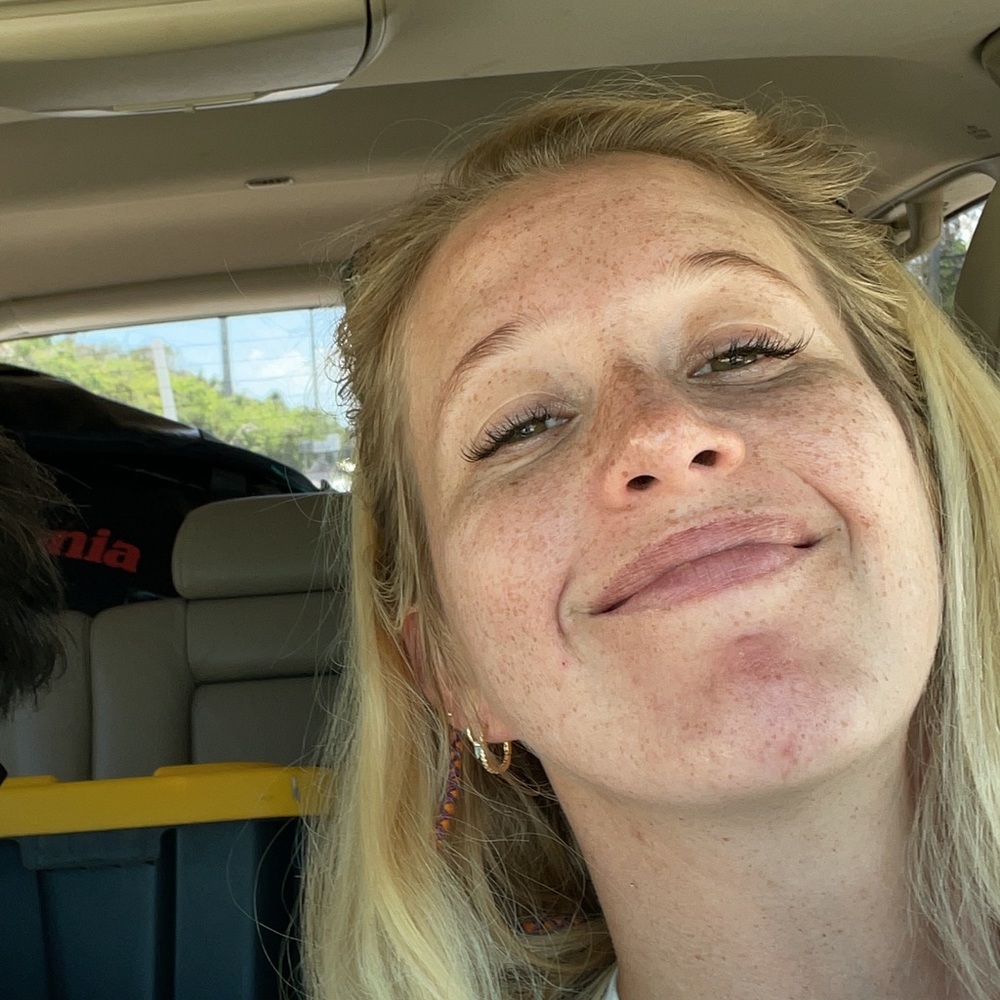 Meet your Posher, Olivia